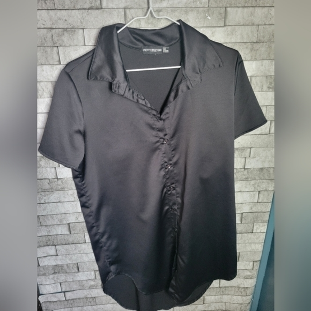 PrettyLittleThing Black button down shirt‎ Size 4